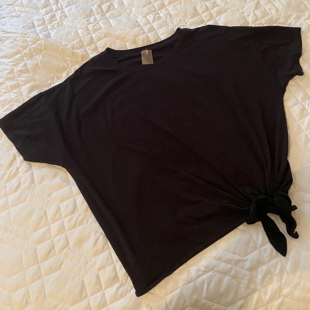 CALIA by Carrie Underwood Women's Side Tie T-Shirt